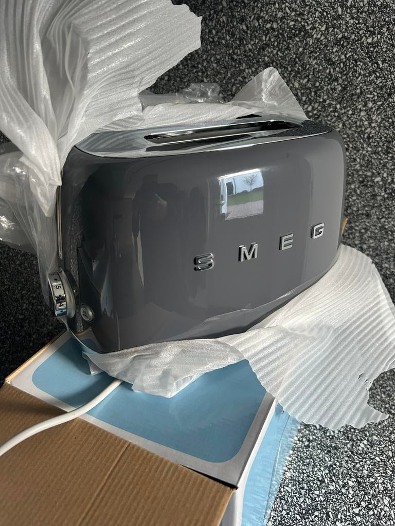 Broodrooster Smeg nieuw!! Leuk moederdag cadeau, Witgoed en Apparatuur, Ophalen of Verzenden, Nieuw