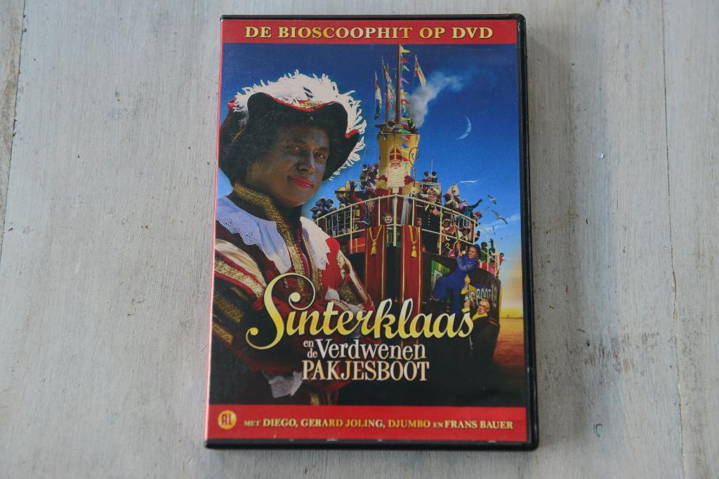 SINTERKLAAS en de VERDWENEN PAKJESBOOT met oa Diego, Alle leeftijden, Verzenden, Zo goed als nieuw