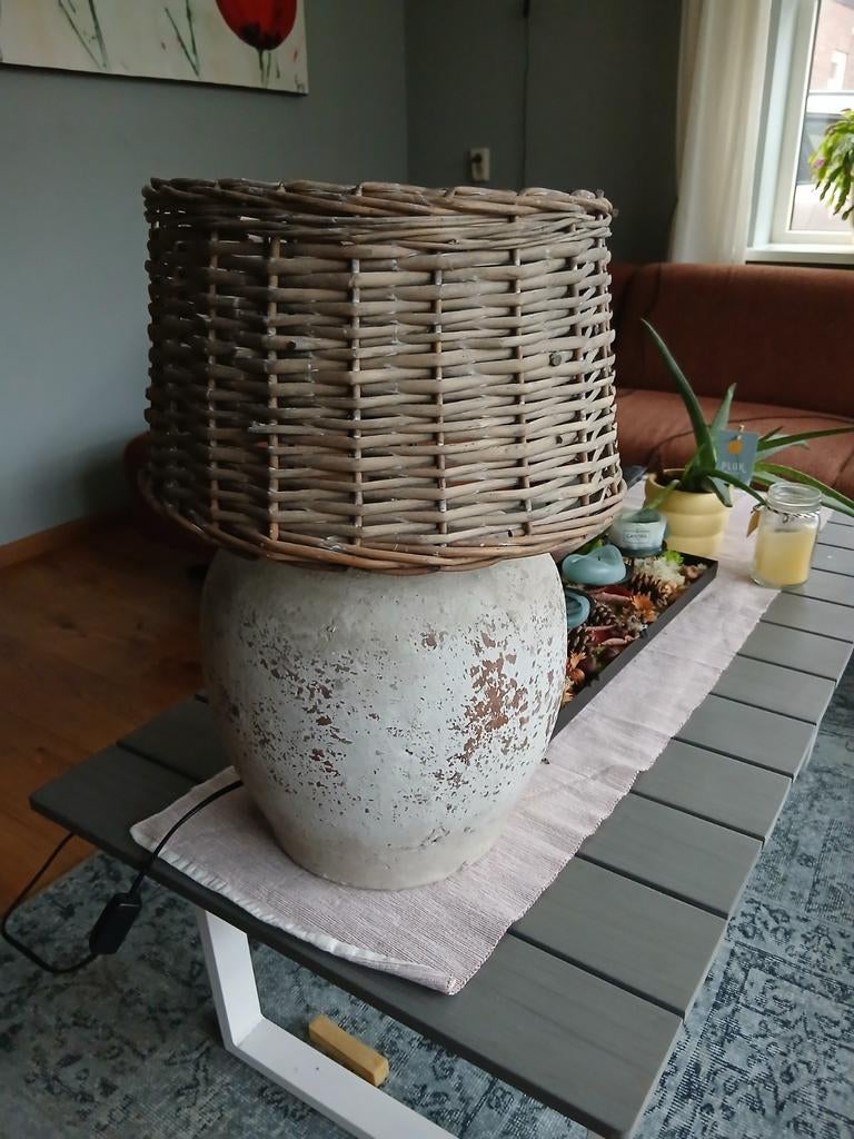 Unieke lamp met gevlochten kap, Huis en Inrichting, Ophalen, Gebruikt, 100 tot 150 cm, Landelijk