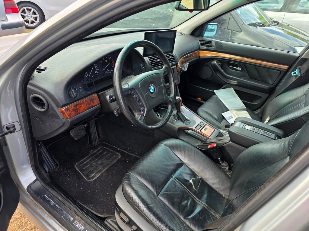 BMW 5-serie Touring 540i Executive, Auto's, BMW, Achterwielaandrijving, Gebruikt, 8 cilinders, 1700 kg