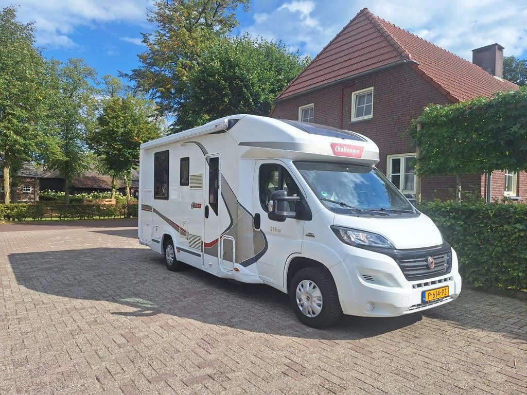 Challenger 288 EB Half-integraal Camper 2016 5 persoons, Buitenlamp, Ringverwarming, Fiat, Particulier