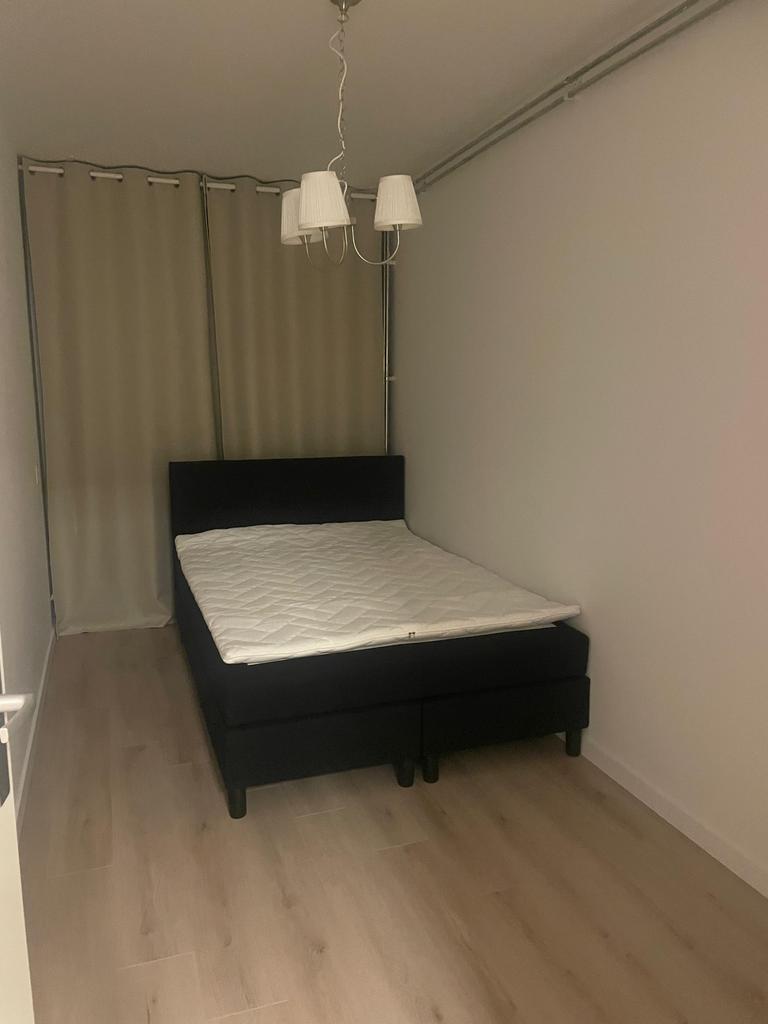 Bed, Huizen en Kamers, Kamers te huur