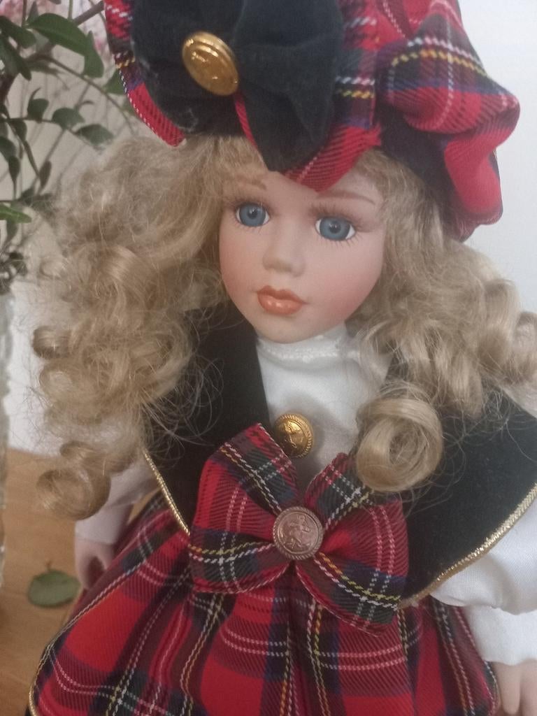 Prachtige Schotse pop in traditionele kilt, Ophalen of Verzenden, Zo goed als nieuw