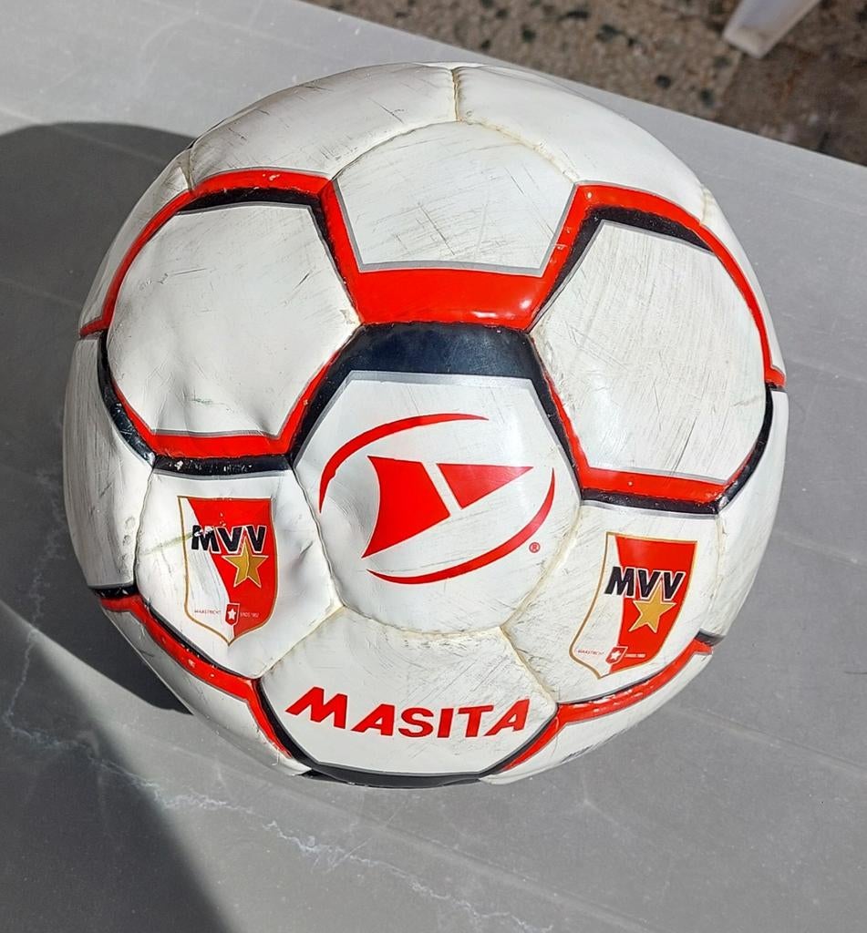 MVV Maastricht voetbal - Masita, Sport en Fitness, Maat XS of kleiner, Ophalen of Verzenden, Gebruikt, Bal