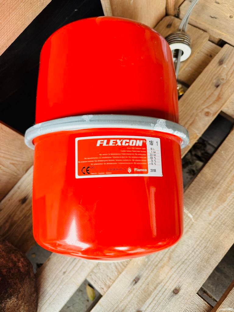 Expansie vat, Minder dan 20 liter, Boiler, Ophalen of Verzenden, Minder dan 3 jaar oud