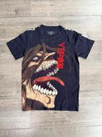 T-shirt attack on titan all over print Medium heren, Ophalen of Verzenden, Zo goed als nieuw, Maat 48/50 (M)