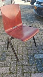 53 galvanitas thur op seat vintage houten stoel stapelbaar, Huis en Inrichting, Ophalen of Verzenden, Bruin, Hout, Vijf, Zes of meer stoelen