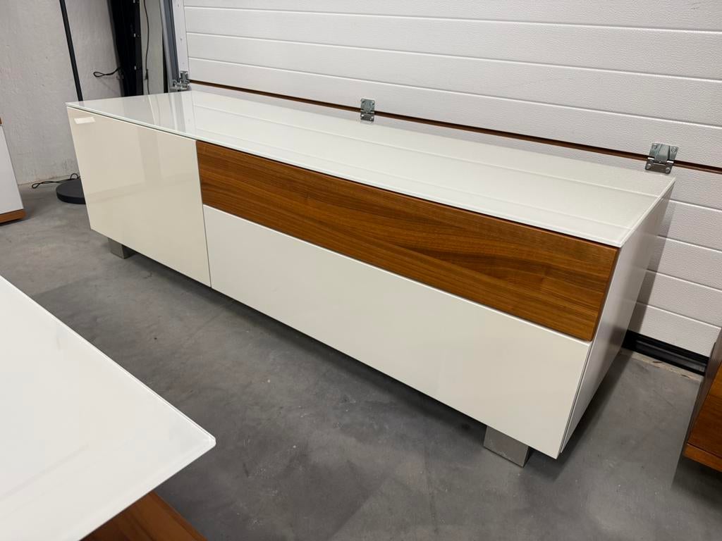 Hulsta Tv meubel noten hout wit Design Kast, Hulsta, Ophalen of Verzenden, Zo goed als nieuw, Minder dan 100 cm