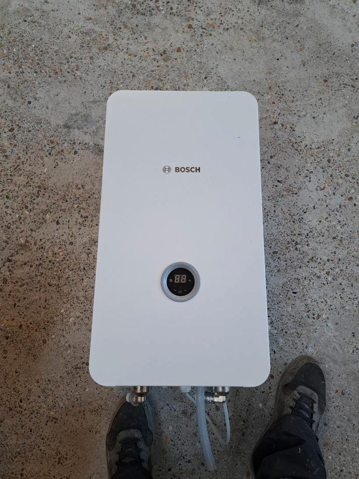 Bosch Tronic Heat 3500 - 6, Doe-het-zelf en Verbouw, Geisers en Boilers, Zo goed als nieuw, Boiler, 100 liter of meer, Minder dan 3 jaar oud