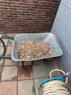 Kruiwagen vol schelpen, Ophalen, Overige materialen, Gebruikt, Beige