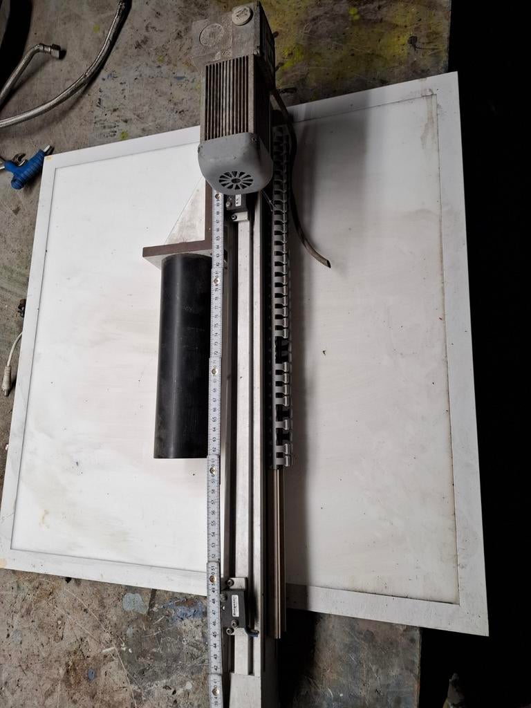 12V