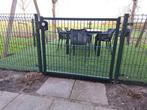 Groen Metalen Tuinhek 16 meter (4x4) met Poort & Kidloc Slot, Ophalen, Met poort, Zo goed als nieuw, Enkelstaafmat hekwerk