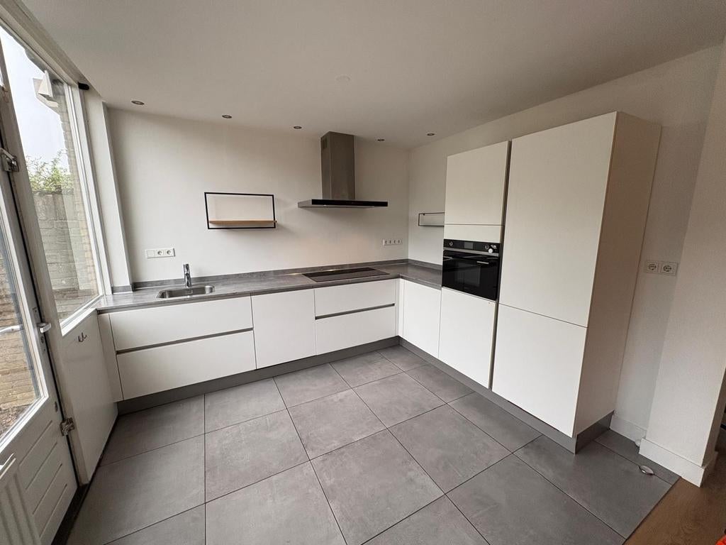 Moderne Siematic hoekkeuken wit met SMEG inbouwapparatuur, Ophalen, Gebruikt, Wit, Hoekkeuken