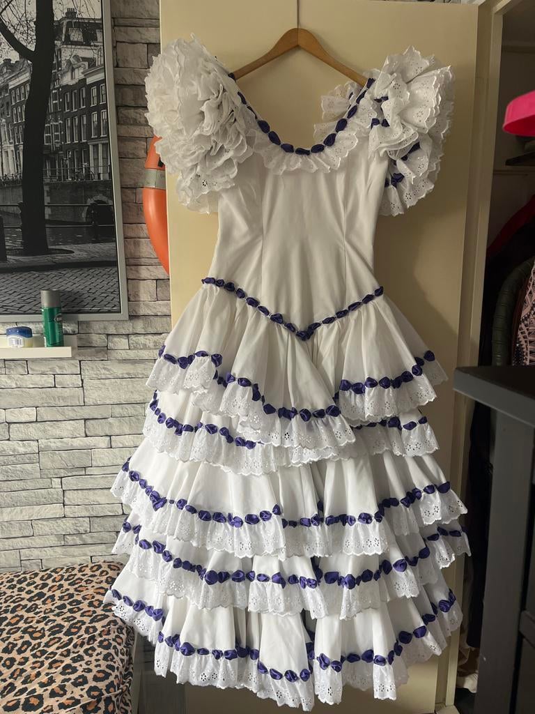 Witte flamenco jurk met paarse details, Kleding | Dames, Maat 38/40 (M), Wit, Ophalen of Verzenden, Zo goed als nieuw