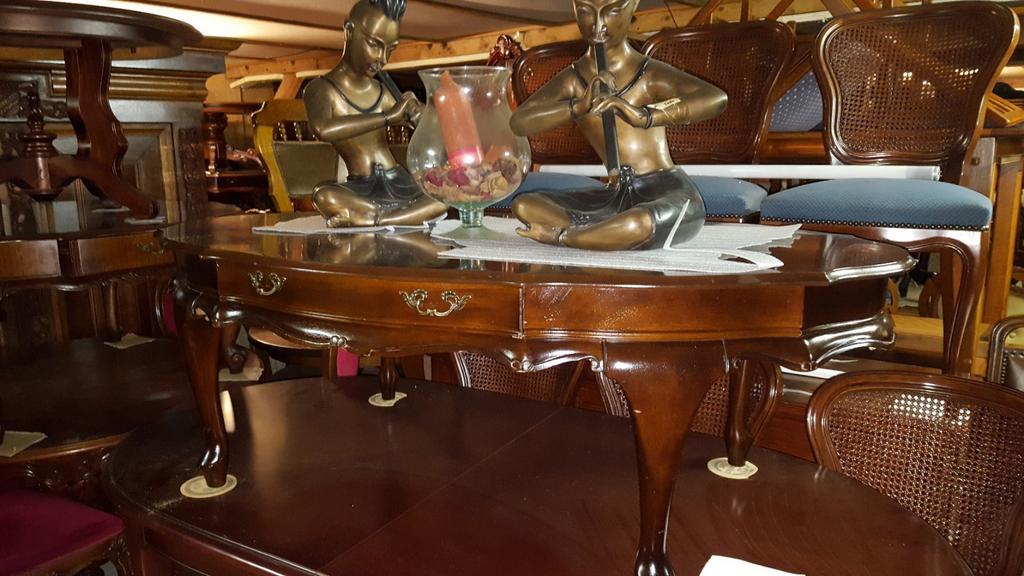 Chippendale barok salontafels, Ophalen