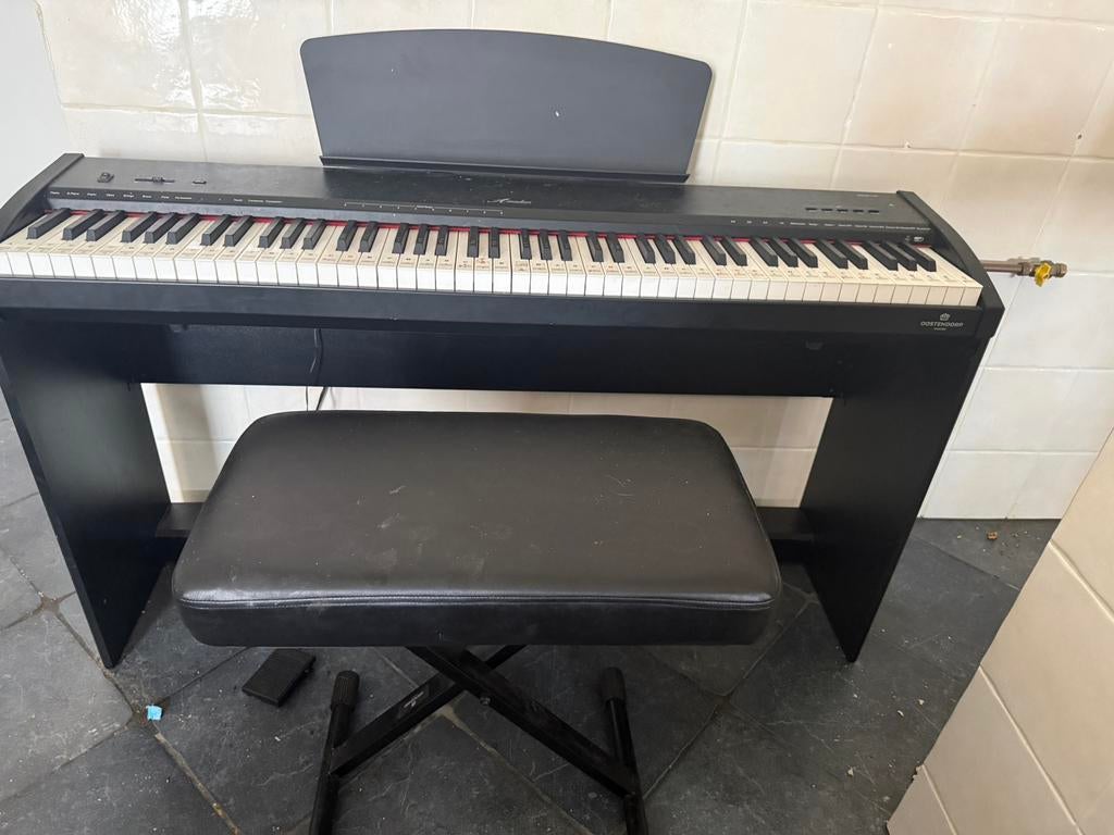 Amadeus Piano met kruk, Muziek en Instrumenten, Piano's, Zwart, Digitaal, Nieuw, Ophalen of Verzenden
