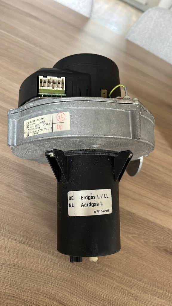 Ventilator Bosch cv ketel weinig draaiuren, 30 tot 80 cm, Cv-ketel of Combi-ketel, Minder dan 60 cm, Ophalen of Verzenden