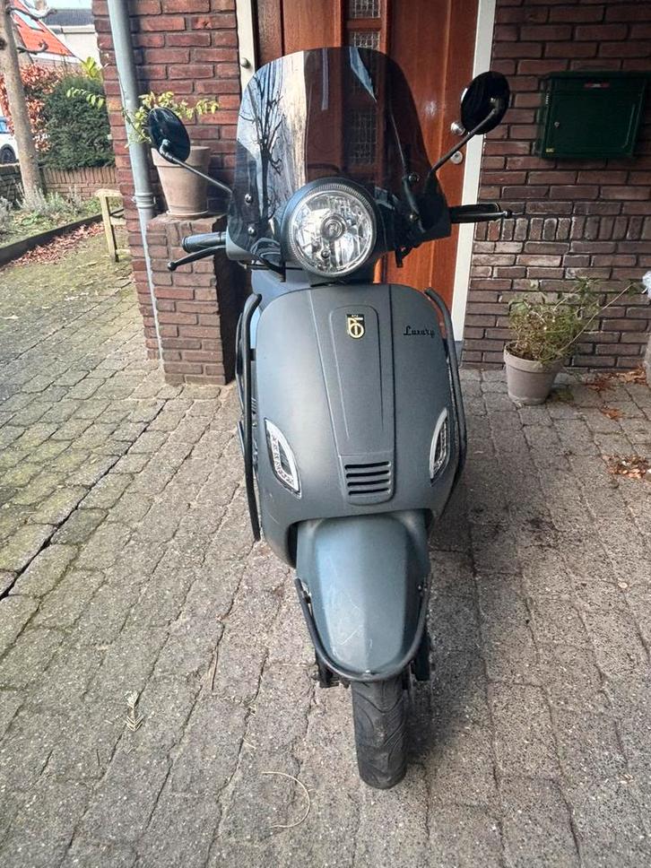 Riva luxury - NIEUW motorblok, Fietsen en Brommers, Snorfietsen en Snorscooters, Gebruikt, Overige merken, Benzine, Ophalen