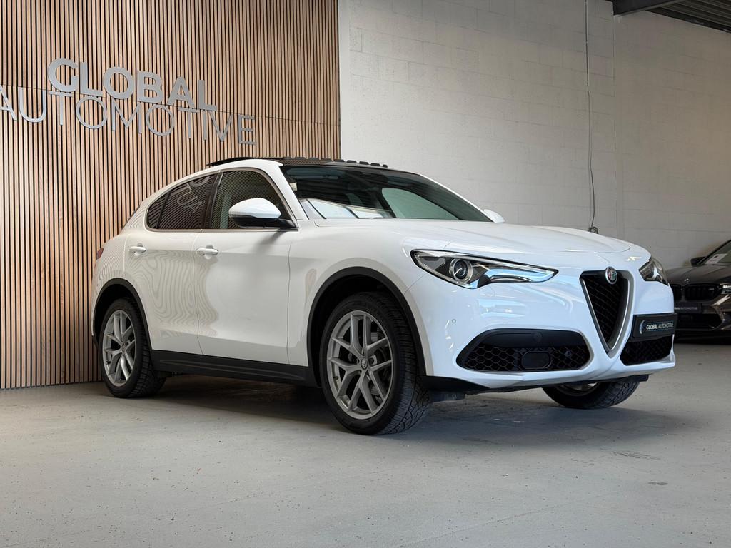 Alfa Romeo STELVIO 2.0 T AWD First Edition - SCHUIFDAK - 20', Auto's, Alfa Romeo, Automaat, 4 cilinders, Wit, Bedrijf