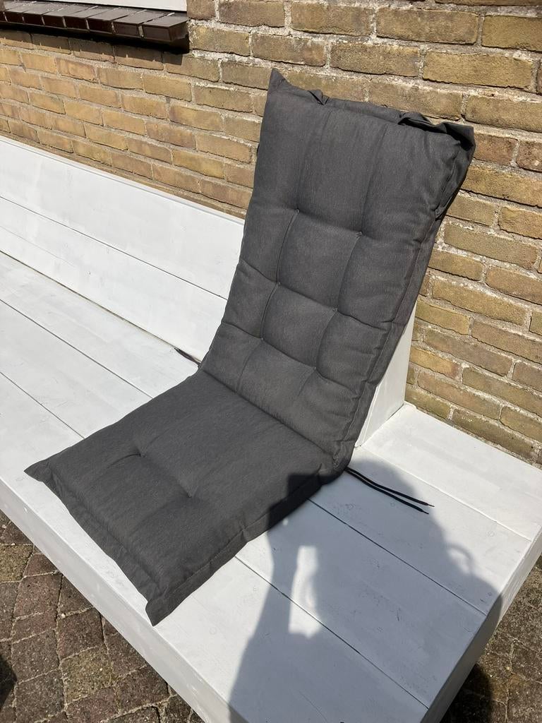 2 ongebruikte grijze tuinkussens met hoge rug, Ophalen, Zo goed als nieuw