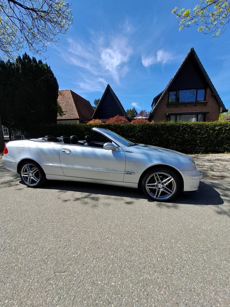 Mercedes-Benz CLK 1.8 Clk200 Kompr Cabriolet AUT 2007 Grijs, Auto's, Mercedes-Benz, Achterwielaandrijving, Cabriolet, 4 stoelen
