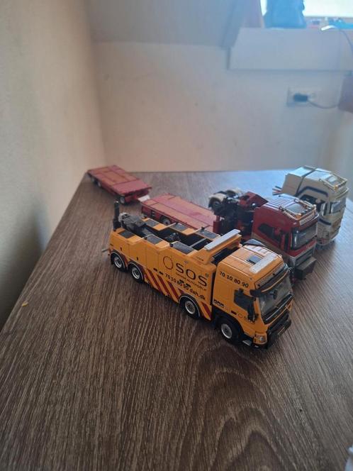 Drie volvos, Hobby en Vrije tijd, Modelauto's | 1:50, Zo goed als nieuw, Bus of Vrachtwagen, Ophalen