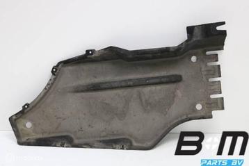 Bodembeschermplaat links midden Audi A1 SQ5 8R 8R0825215C beschikbaar voor biedingen