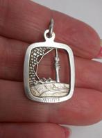 Zilveren hanger olympisch stadion van Munchen AVON nr.743, Verzenden, Zo goed als nieuw, Overige sporten, Overige typen