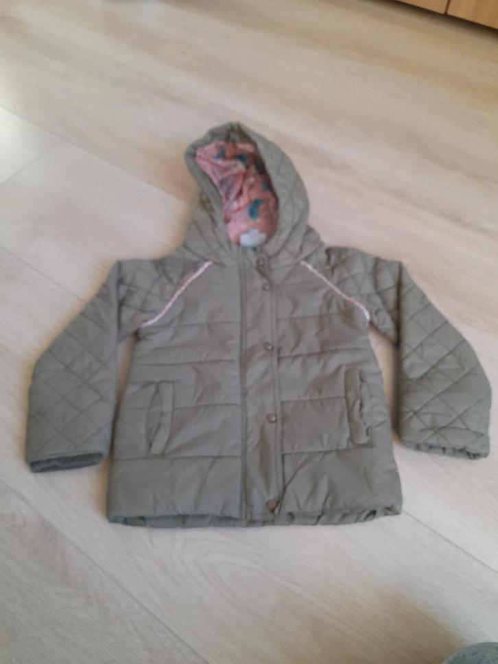 Mooie tussenjas / herfstjas maat 110, Kinderen en Baby's, Kinderkleding | Maat 110, Zo goed als nieuw, Meisje, Jas, Ophalen of Verzenden