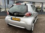Toyota Aygo 1.0 VVT-i Now (bj 2014), Voorwielaandrijving, Euro 5, Stof, Gebruikt