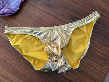 gouden slip, minislip, maat XL beschikbaar voor biedingen