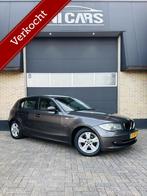 BMW 1-serie 118i High Executive |Automaat|Clima|Leder|LM 16, 65 €/maand, Achterwielaandrijving, Bruin, 650 kg