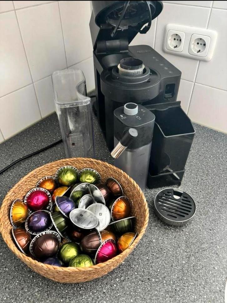 Delonghi latissima nespresso koffiemachine, Witgoed en Apparatuur, Koffiemachine-accessoires, Zo goed als nieuw, Ophalen