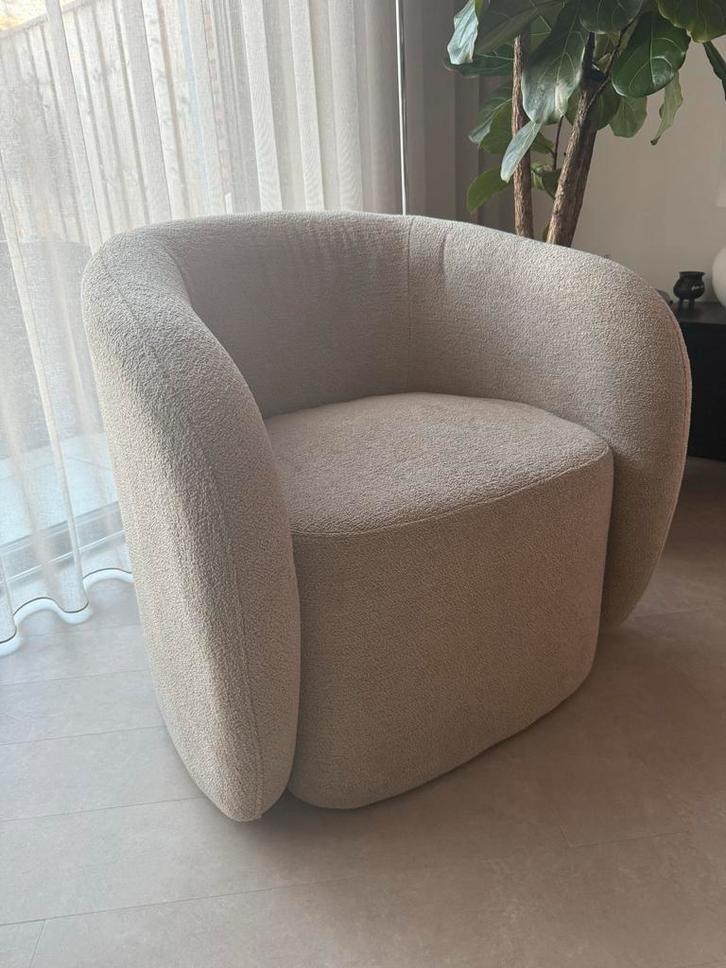 Mooie fauteuil in bouclé stof van de kwantum, Huis en Inrichting, Fauteuils, Zo goed als nieuw, Stof, 75 tot 100 cm, 75 tot 100 cm