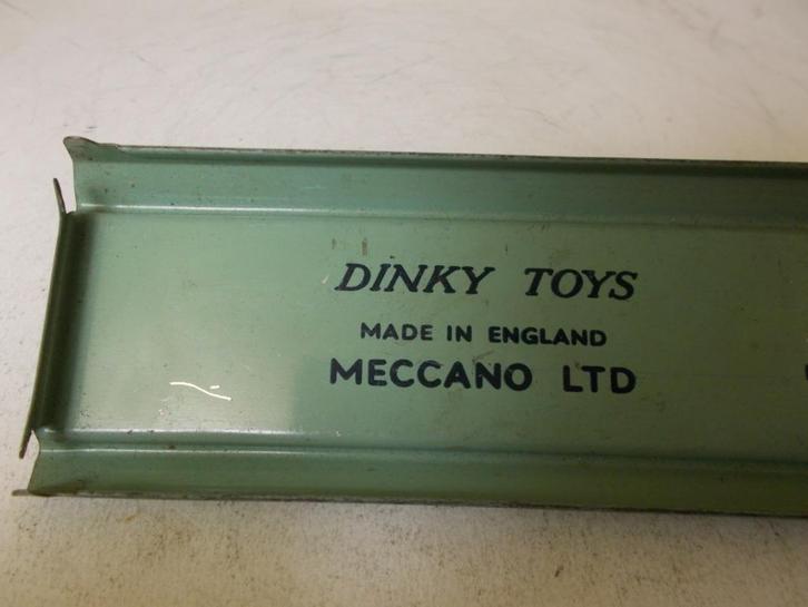 1955 Dinky Toys 794 LOADING RAMP FOR PULLMORE CARTRANSPORTER, Hobby en Vrije tijd, Modelauto's | 1:43, Gebruikt, Bus of Vrachtwagen