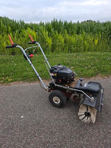 Limpar 72 veegmachine borstelmachine benzine beschikbaar voor biedingen