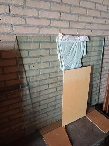 Vierkante glazen tafelblad verlaagd in prijs beschikbaar voor biedingen