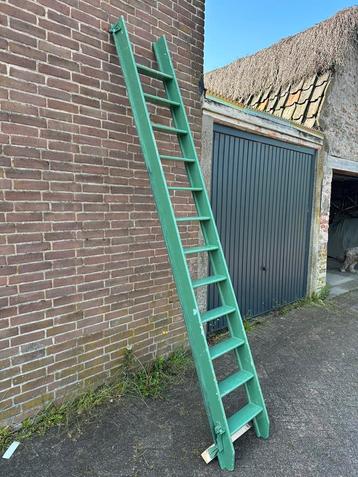 Originele jaren 50 vliezotrap (295cm x 45cm) beschikbaar voor biedingen