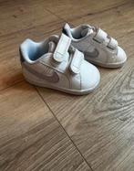 Nike Schoentjes Maat 17- Zo Goed Als Nieuw, Ophalen of Verzenden, Zo goed als nieuw, Jongetje of Meisje, Schoentjes