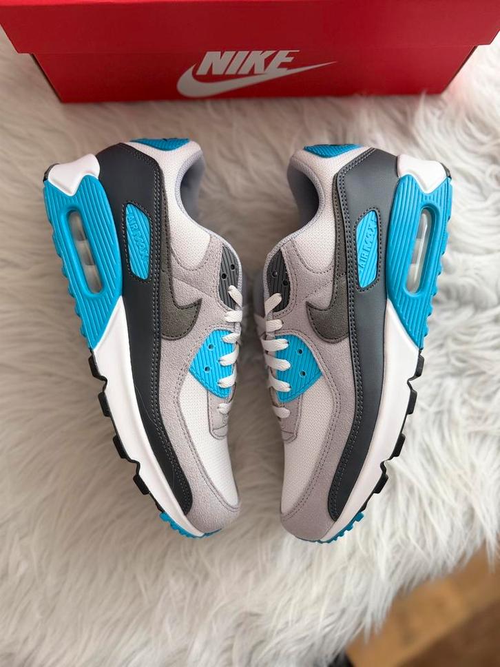Nike Air Max 90 blauw grijs wit zwart EU 45.5 airmax 1, Kleding | Heren, Schoenen, Nieuw, Sneakers of Gympen, Blauw, Ophalen of Verzenden