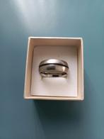 Ring Fantasie maat 21 edelstaal met opbergdoosje, 20 of groter, IJzer of Staal, Ophalen of Verzenden, Zo goed als nieuw