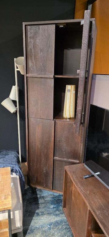 Hoge Kast JaRa –Design met Veel Opbergruimte Bruin of Zwart beschikbaar voor biedingen