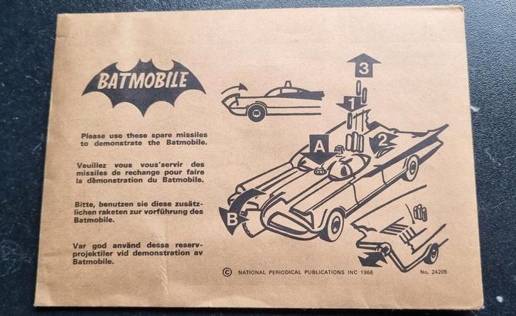 Envelope met projectielen Corgi Toys 24205 uit 1966, Verzamelen, Film en Tv, Gebruikt, Tv, Beeldje, Replica of Model, Ophalen of Verzenden