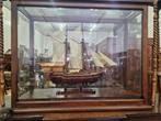Modelschip in vitrinekast 1.05x80 cm, Ophalen of Verzenden, Zo goed als nieuw, Overige merken