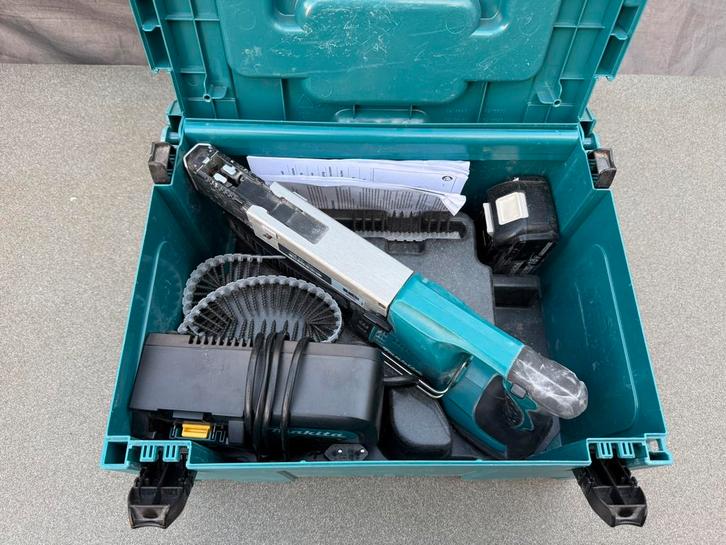 Makita Bandschroefmachine DFR550 accu en lader, Doe-het-zelf en Verbouw, Gereedschap | Overige machines, Gebruikt, Ophalen of Verzenden