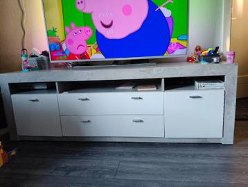 Tv meubel hoogglans wit/ beton look 190 cm  beschikbaar voor biedingen