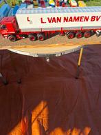 Mooie Vrachtwagen met Vitrine - Schaal 1:7 of 1:8, Overige merken, Groter dan 1:32, Ophalen of Verzenden, Zo goed als nieuw
