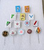 14 verschillende blikken voetbal speldjes, Verzamelen, Ophalen of Verzenden, Gebruikt, Overige onderwerpen, Speldje of Pin