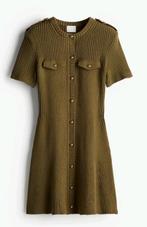 H&M | Ribgebreide doorknoopjurk (maat M) - kakigroen, Kleding | Dames, Jurken, Maat 38/40 (M), H&M, Ophalen of Verzenden, Zo goed als nieuw