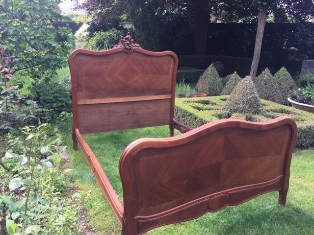 Antiek Louis XV bedframe twijfelaar | 130 x 190, Antiek en Kunst, Antiek | Meubels | Bedden, Ophalen